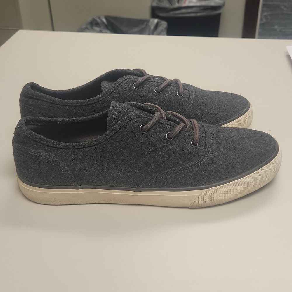 MarcNew York Andrew Marc Fashion Sneakers Shoes 8.5